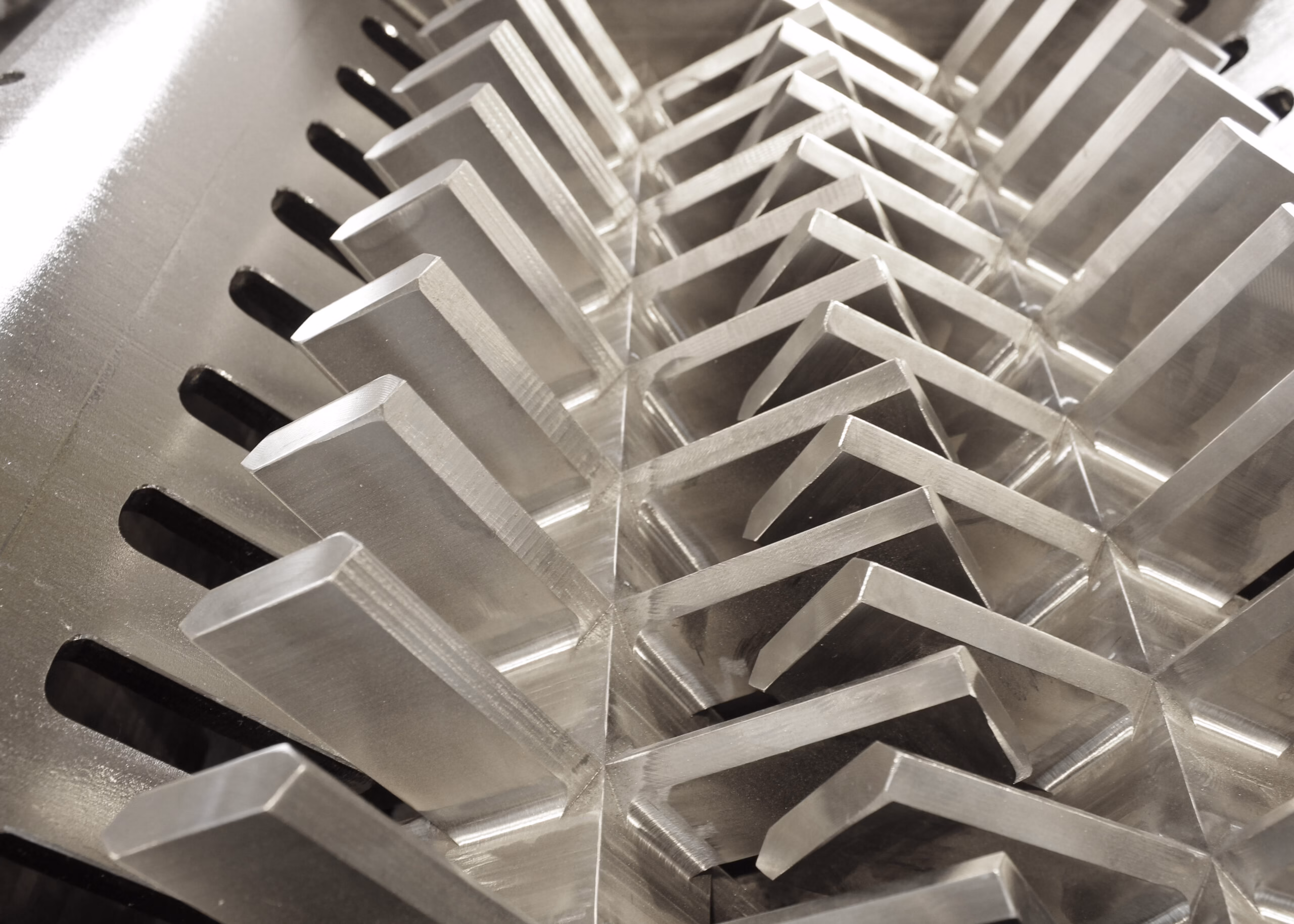 stainless steel scaled lump breaker